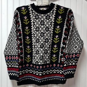 Tiara Black and White Patterned Sweater